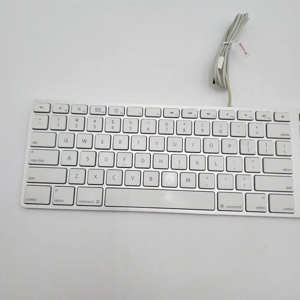 Genuine Apple A1243 Wired Mac Standard USB Keyboard w/ Numeric‎ Keypad White